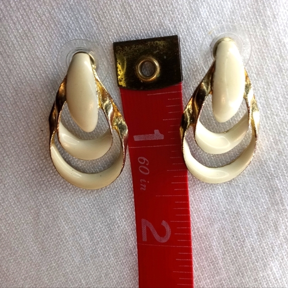 🎈3 for $10🎈Double Teardrop Earrings - Picture 3 of 3